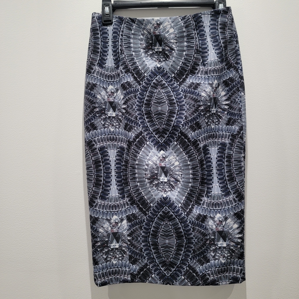 H&M Monochrome Patterned Pencil Skirt